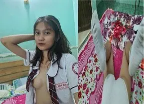 Ảnh thumbnail video Phương Anh Hoàng cởi bỏ bộ đồ khoe hàng của mình con điếm Phương Anh Hoàng cởi hết đồ khoe vú và lồn múp trước máy